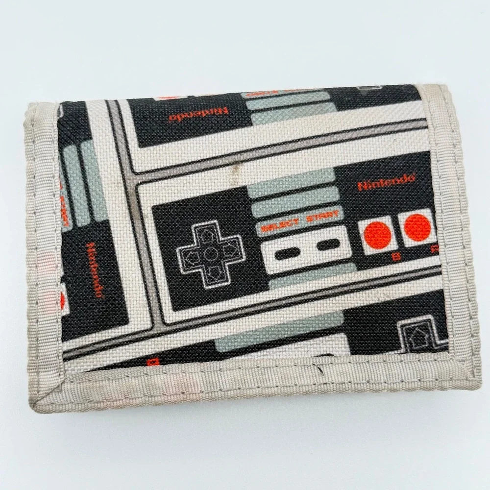 Nintendo NES Controller Canvas Trifold‎ Wallet Retro Gaming Gray Black Red